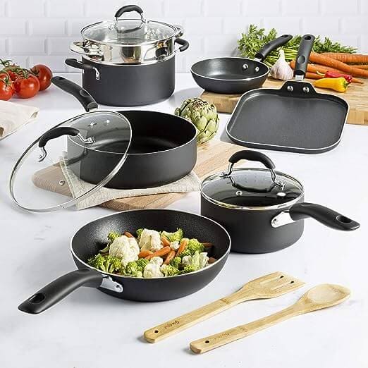 Deane and white cookware - This website is about cookware's products.